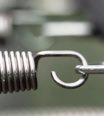 Metal spring